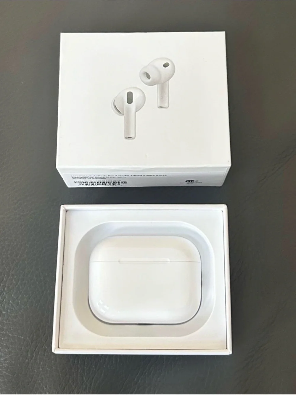 Apple AirPods Pro with Silicone Tips (White)